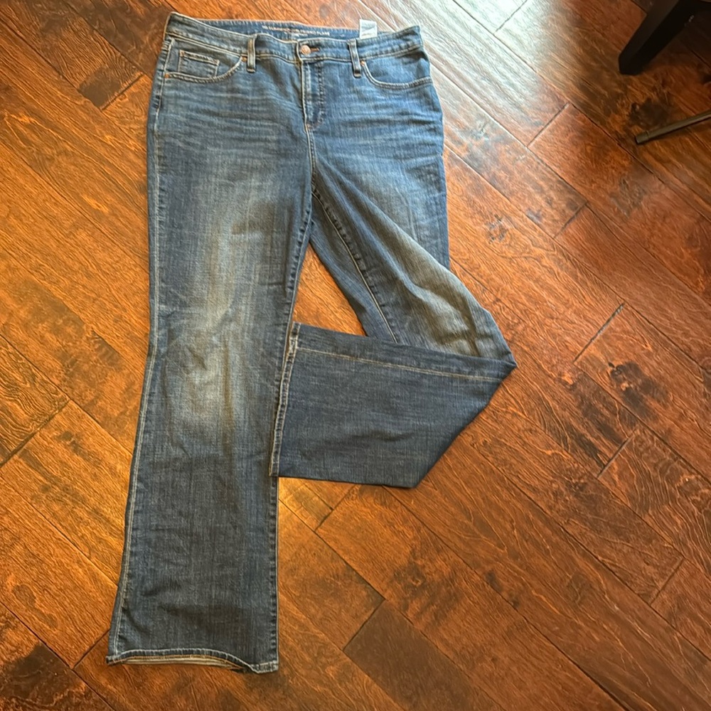 Chico’s Girlfriend Flare size 2 ( size 12)